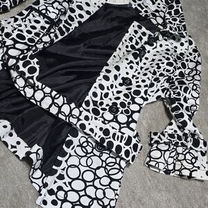 Elegant Black and White Circle Pattern Jacket
